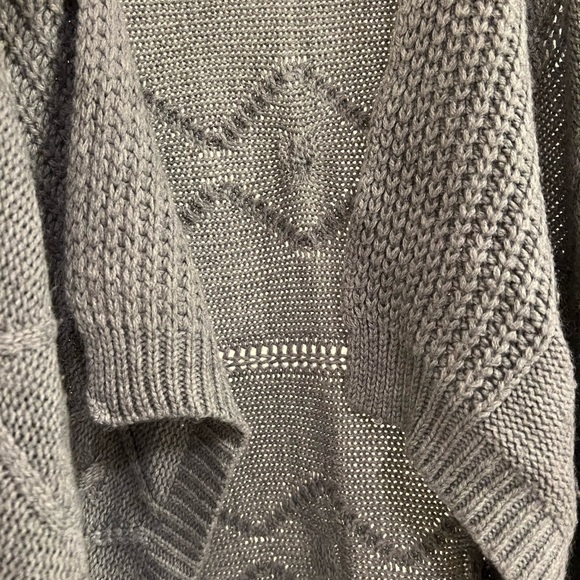 Sweater Vest Grey Size Large (11-13) - Picture 3 of 7